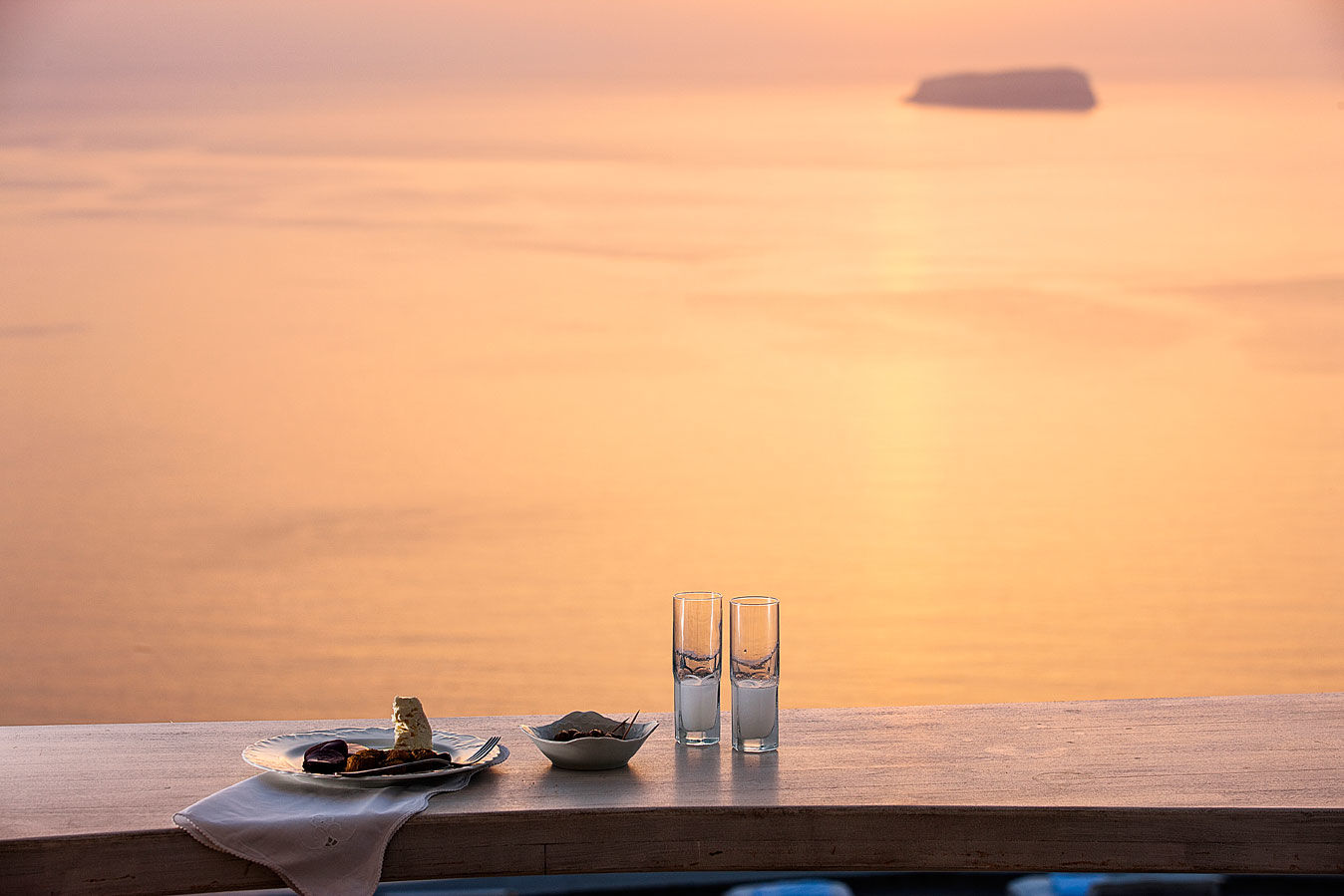 Art Hotel Santorini (Adults Only) Пиргос Экстерьер фото
